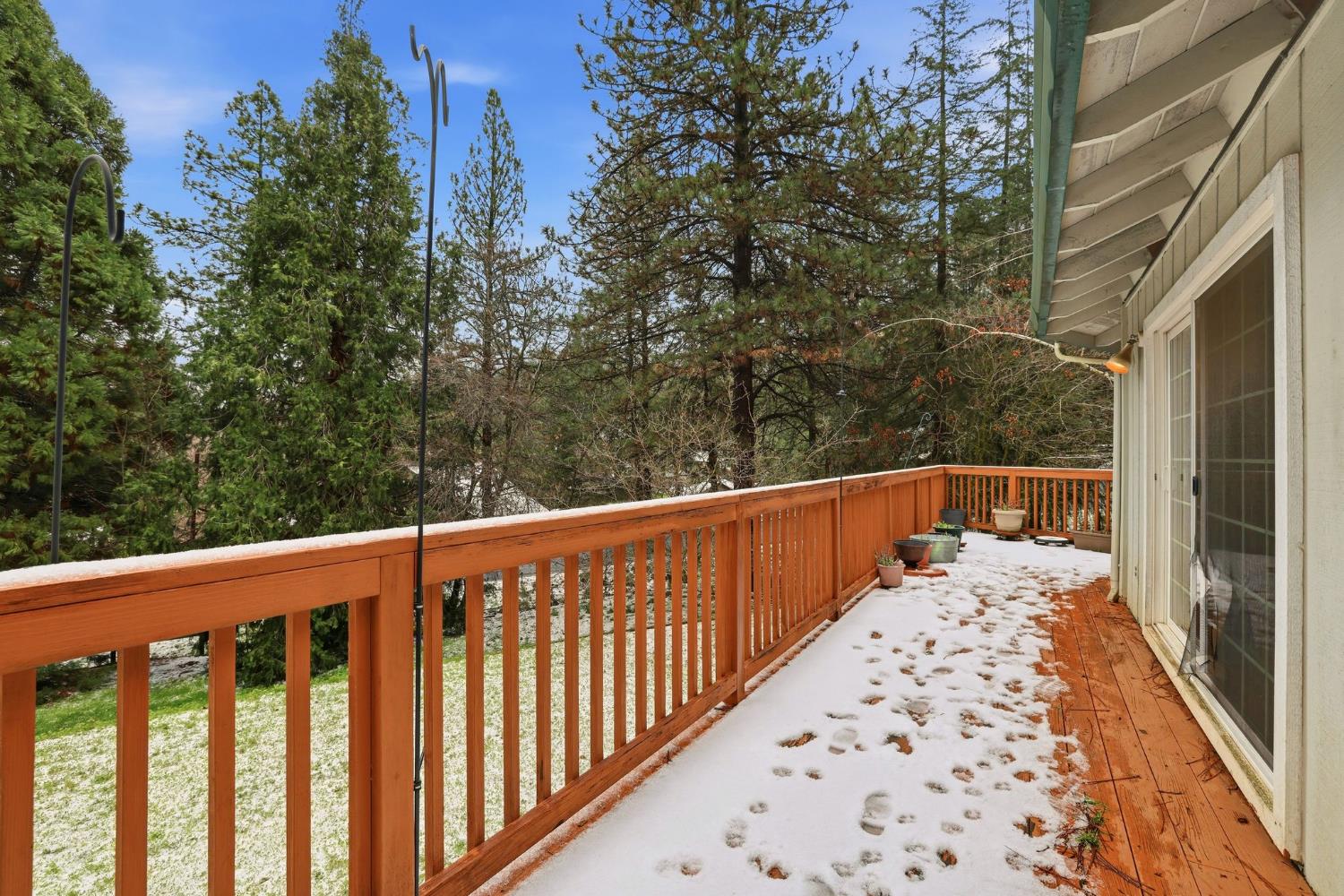11002 Ball Road Grass Valley, CA 95949 - Photo 23 of 34 a view of balcony and yard