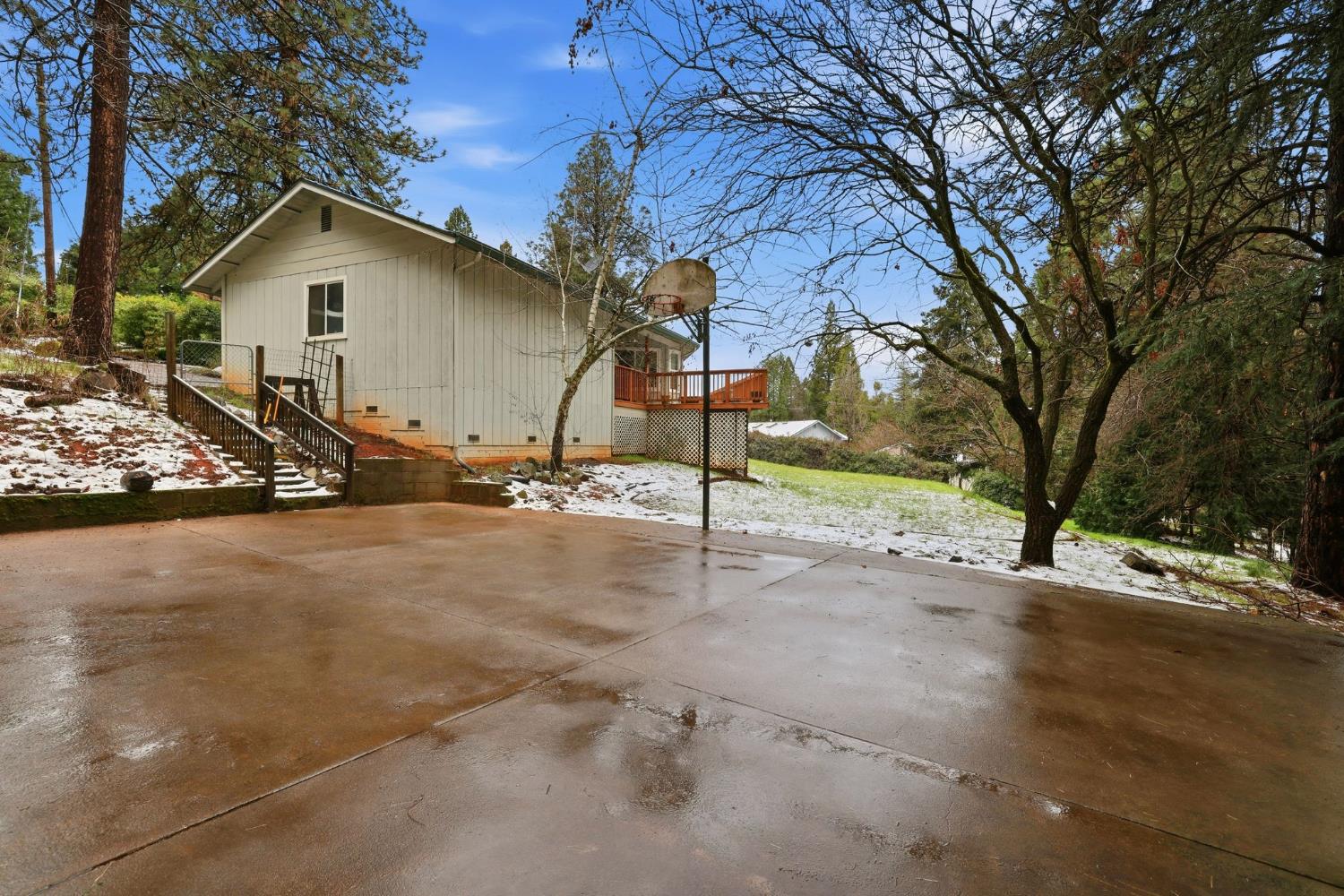 11002 Ball Road Grass Valley, CA 95949 - Photo 27 of 34 a view of backyard of house