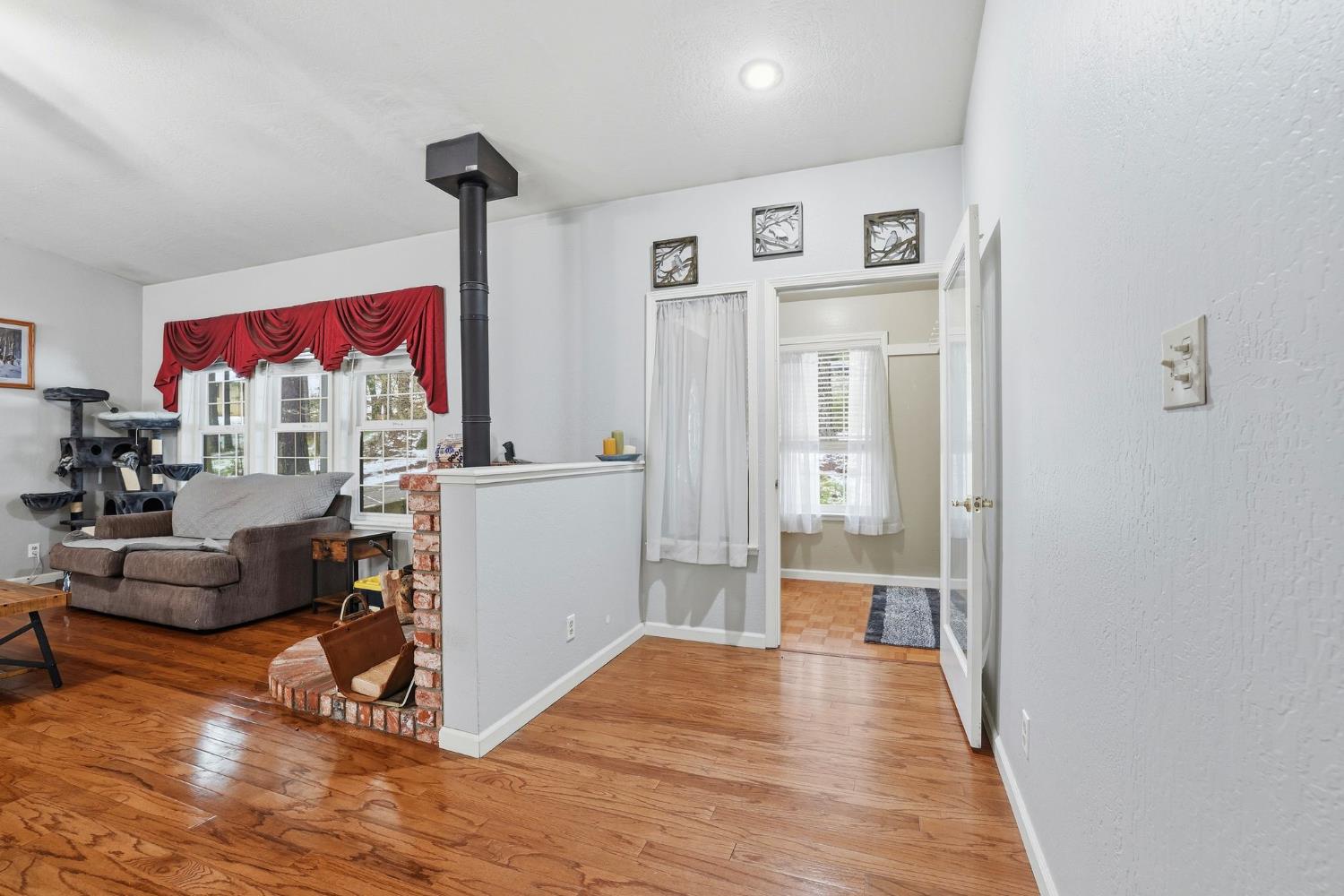 11002 Ball Road Grass Valley, CA 95949 - Photo 3 of 34 a view of a living room