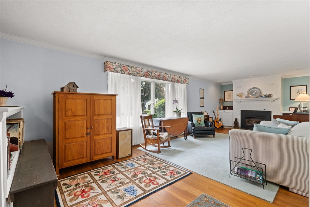 88 Chickering Road Dedham, MA 02026 - Photo 7 of 42