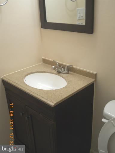 15105 Alaska Road Woodbridge, VA 22191 - Photo 2 of 30 Bath