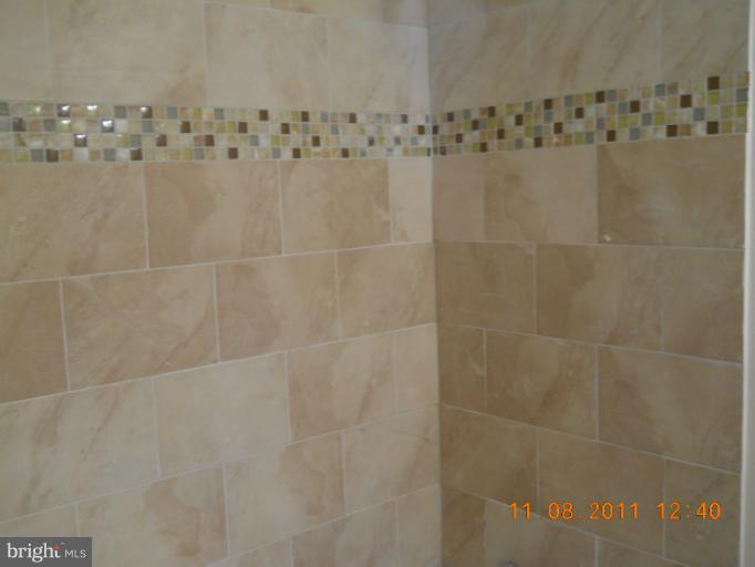 15105 Alaska Road Woodbridge, VA 22191 - Photo 4 of 30 Bath