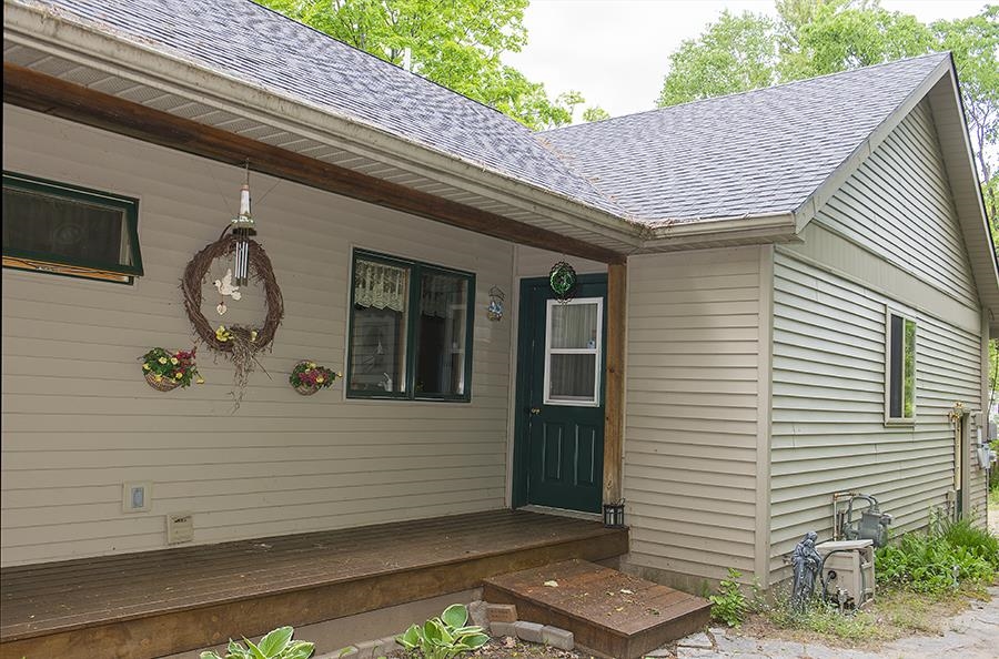 2992 Neahtawanta Road Traverse City, MI 49686 - Photo 25 of 42 1909878-24.JPG