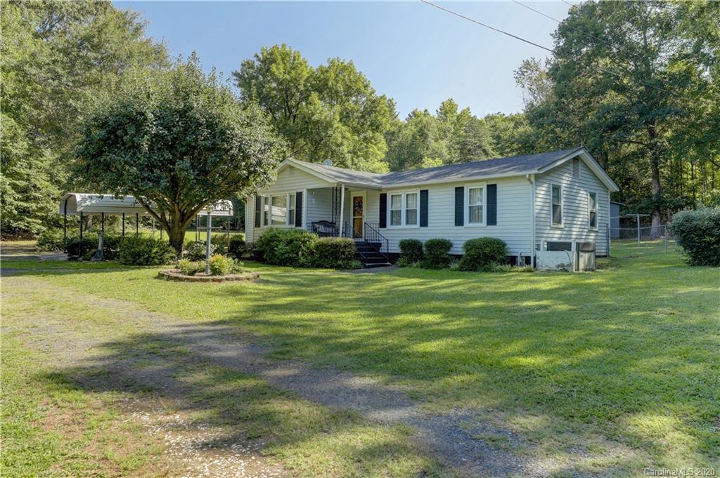 2850 Kingsburry Road Clover, SC 29710 - Photo 2 of 37 Gallery Image 2