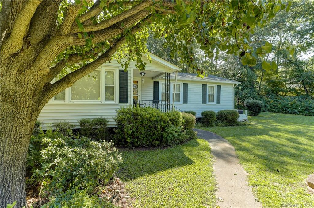 2850 Kingsburry Road Clover, SC 29710 - Photo 3 of 37 Gallery Image 3
