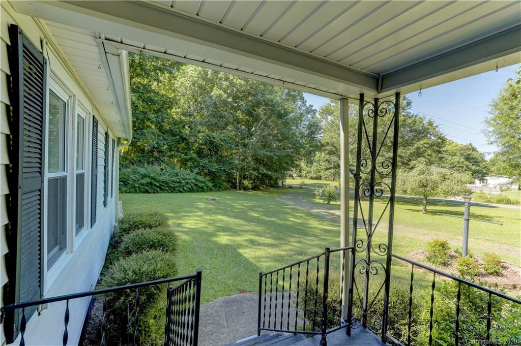 2850 Kingsburry Road Clover, SC 29710 - Photo 5 of 37 Gallery Image 5
