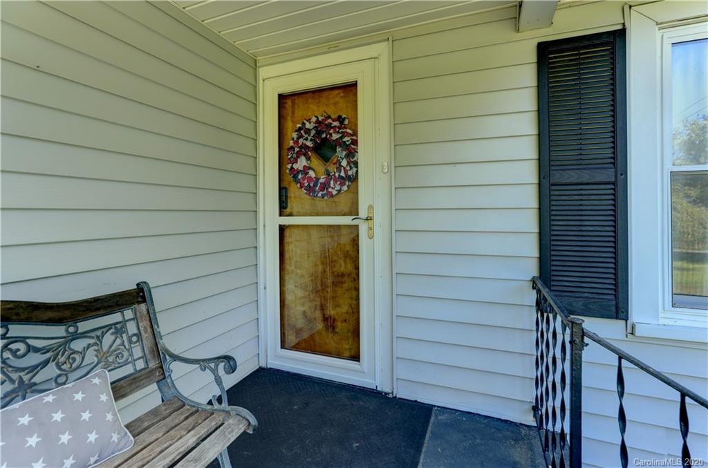 2850 Kingsburry Road Clover, SC 29710 - Photo 6 of 37 Gallery Image 6