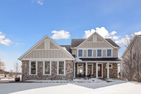 $674,900 | 1745 Carriage Drive, Victoria, MN 55386