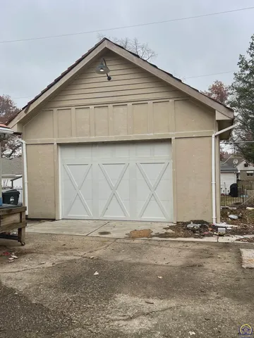 $249,000 | 3516 Southwest Avalon Lane, Topeka, KS 66604