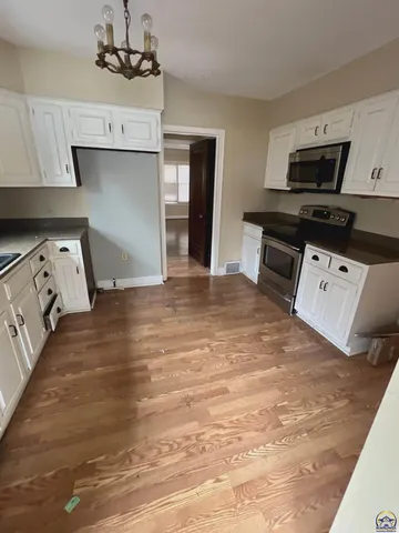 $249,000 | 3516 Southwest Avalon Lane, Topeka, KS 66604