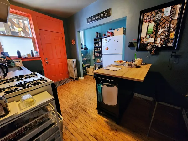 $1,995 | 2218 North St Louis Avenue, Unit 2, Chicago, IL 60647