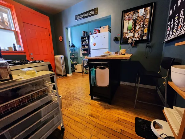 $1,995 | 2218 North St Louis Avenue, Unit 2, Chicago, IL 60647