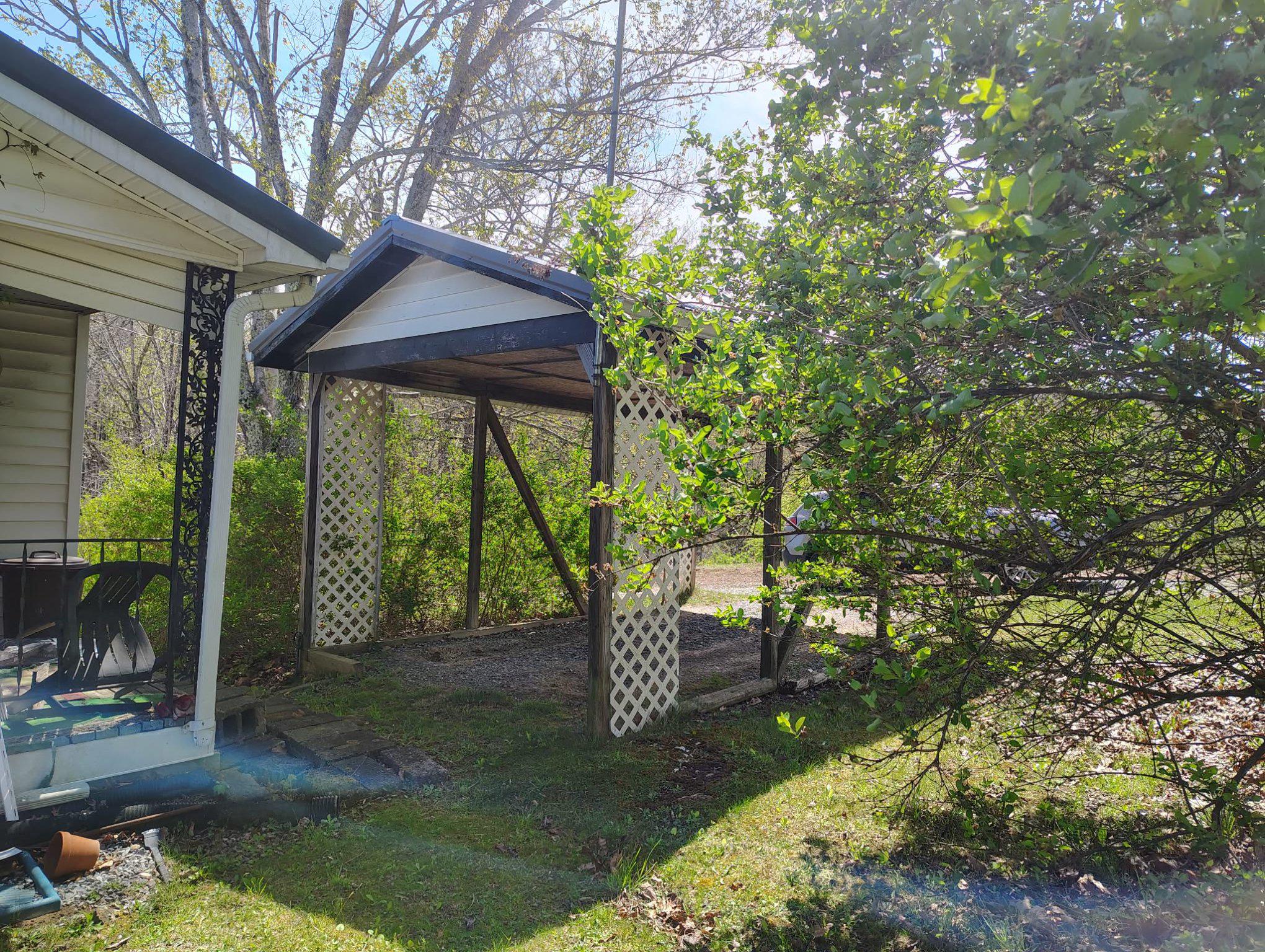 303 Willeva Road Princeton, WV 24740 - Photo 20 of 63 Carport