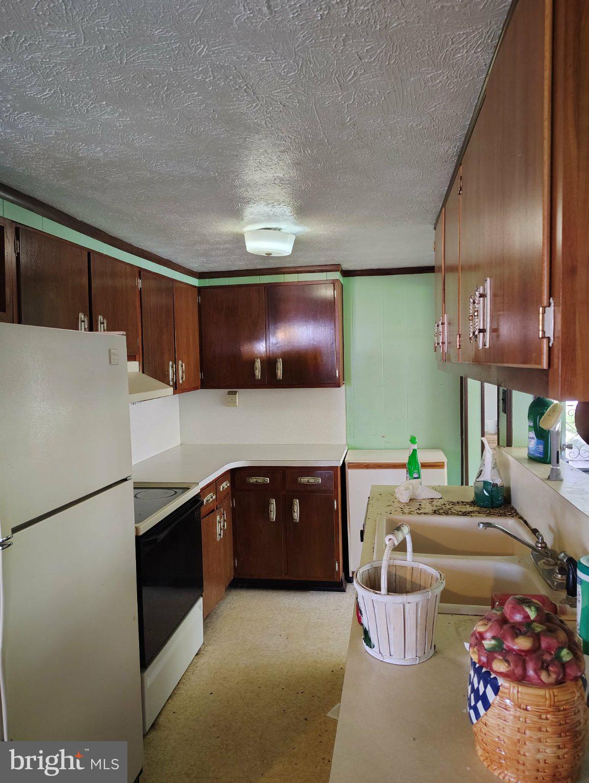 303 Willeva Road Princeton, WV 24740 - Photo 7 of 63