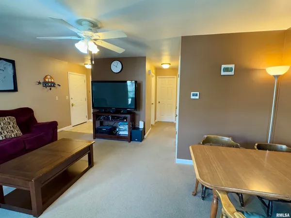 $124,900 | 130 Arlington Drive, Macomb, IL 61455