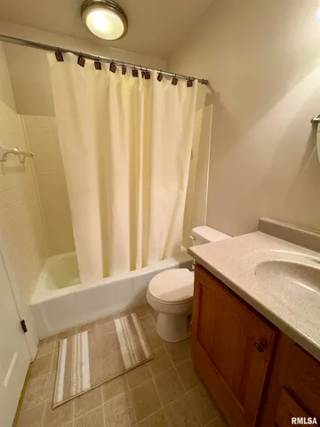 $124,900 | 130 Arlington Drive, Macomb, IL 61455