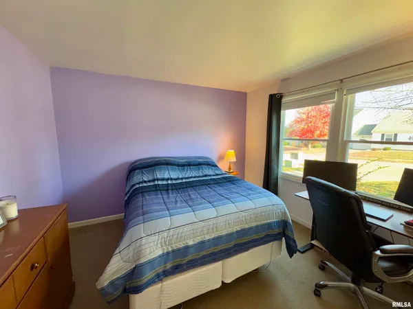 $124,900 | 130 Arlington Drive, Macomb, IL 61455