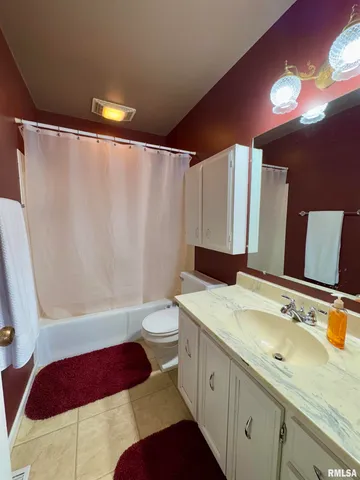 $124,900 | 130 Arlington Drive, Macomb, IL 61455