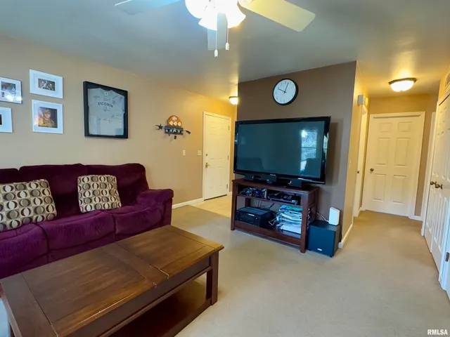 $124,900 | 130 Arlington Drive, Macomb, IL 61455