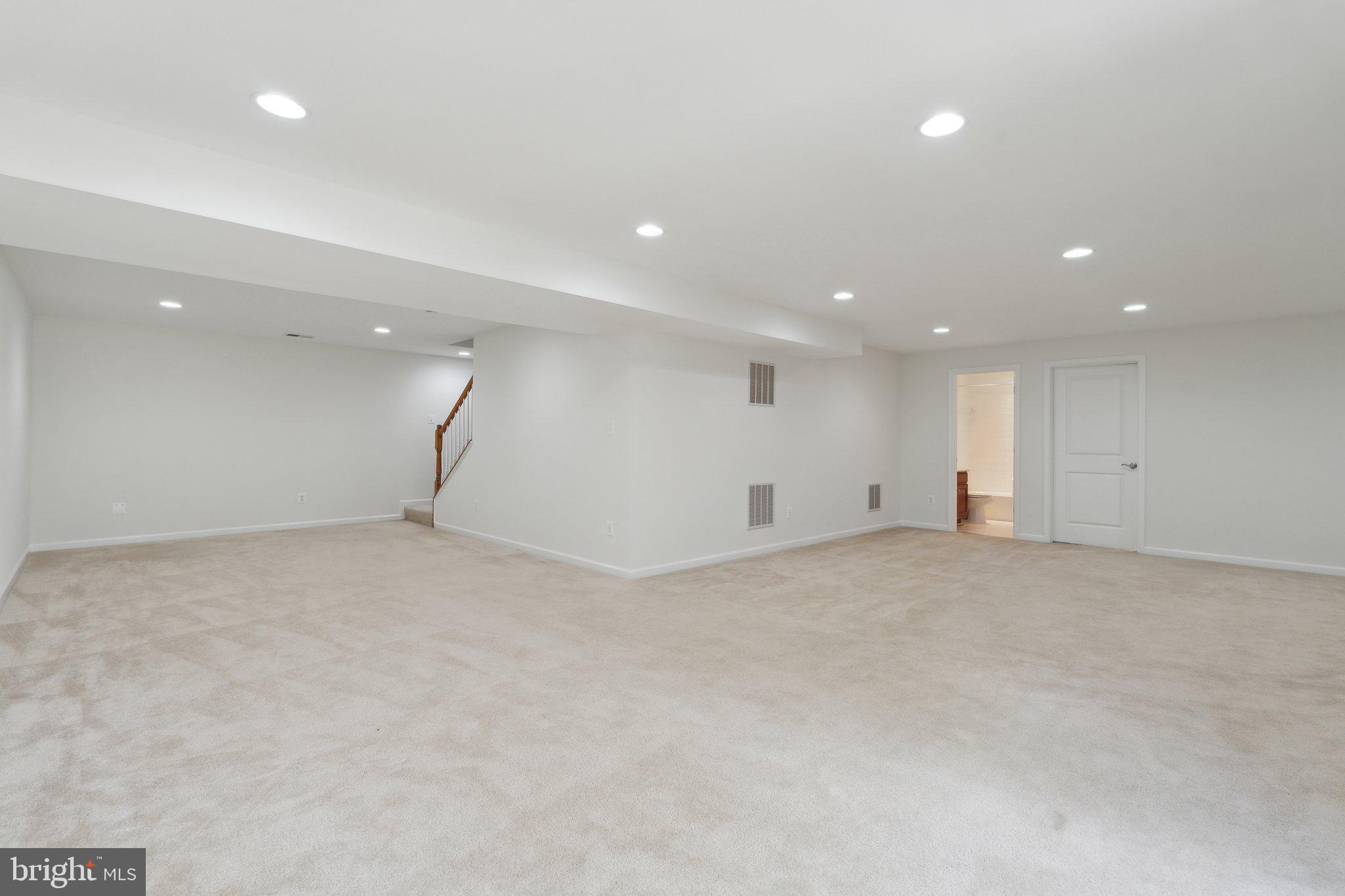 42322 Rising Moon Place Brambleton, VA 20148 - Photo 42 of 77 Gallery Image 42