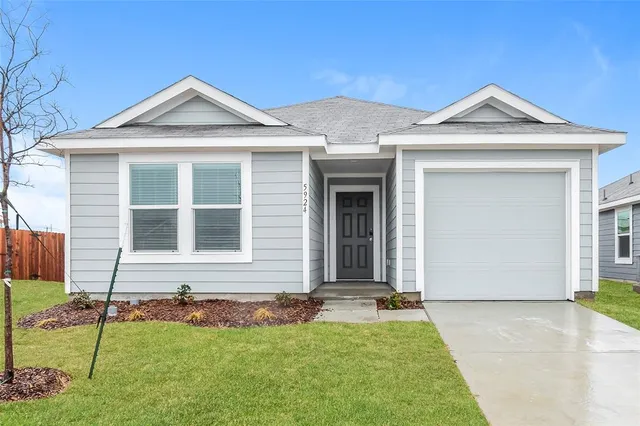 $1,605 | 5924 Timber Pt Drive, Princeton, TX 75407