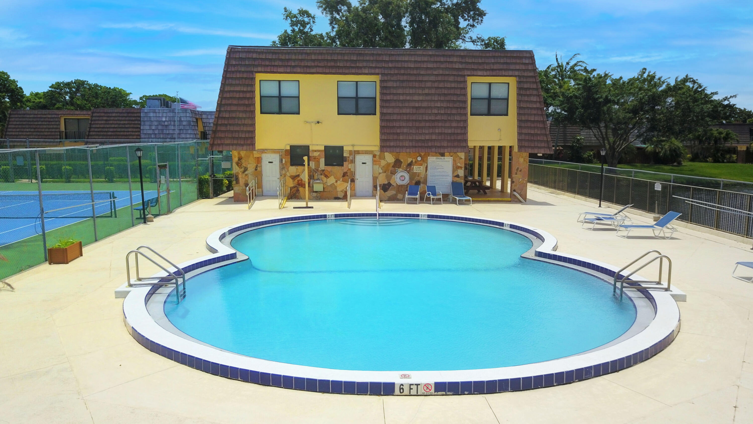 484 Springdale Circle, Unit 48D Palm Springs, FL 33461 - Photo 59 of 59 Community Pool