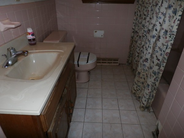12 Lantern Road Holbrook, MA 02343 - Photo 5 of 11 Gallery Image 5