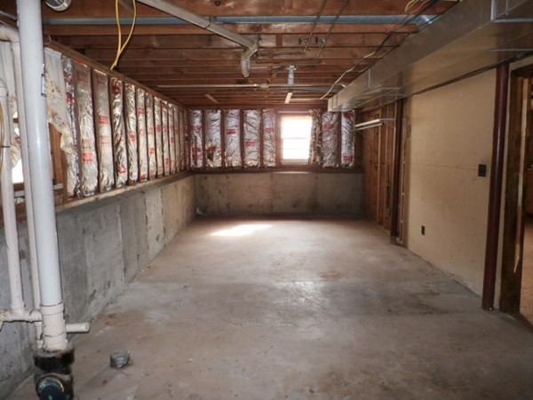 12 Lantern Road Holbrook, MA 02343 - Photo 10 of 11 Gallery Image 10