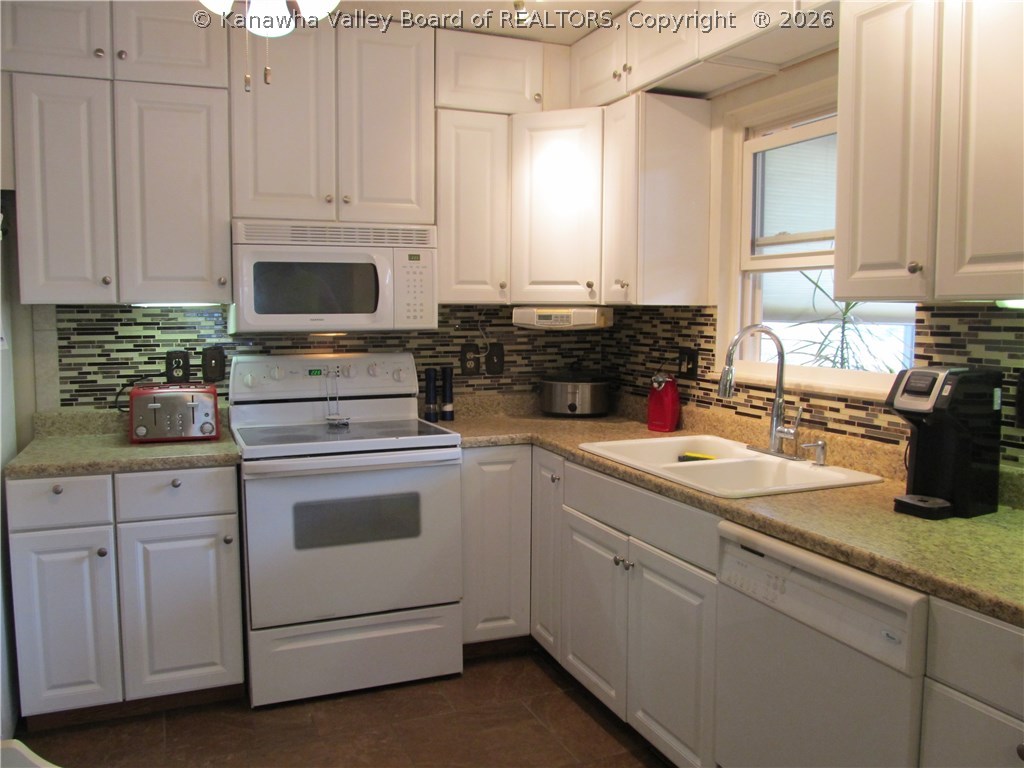 105 Jamestown Road Nitro, WV 25143 - Photo 3 of 17 Gallery Image 3