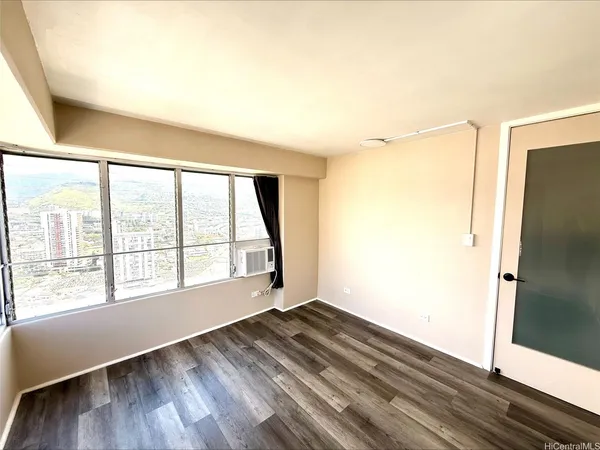 $2,300 | 2525 Date Street, Unit 3305, Honolulu, HI 96826