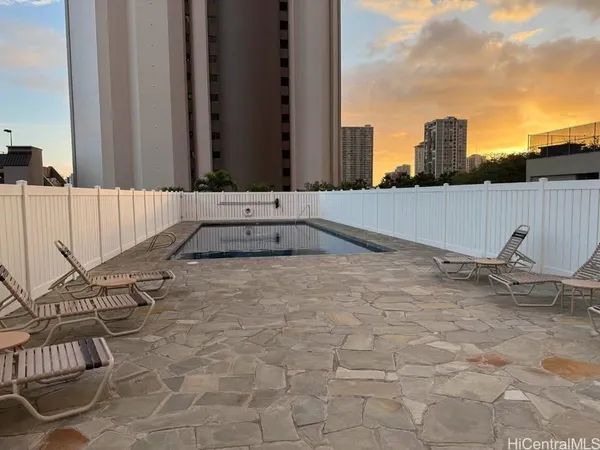 $2,300 | 2525 Date Street, Unit 3305, Honolulu, HI 96826
