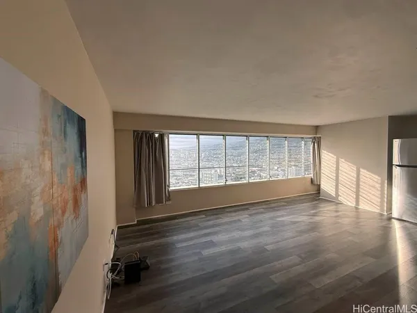 $2,300 | 2525 Date Street, Unit 3305, Honolulu, HI 96826