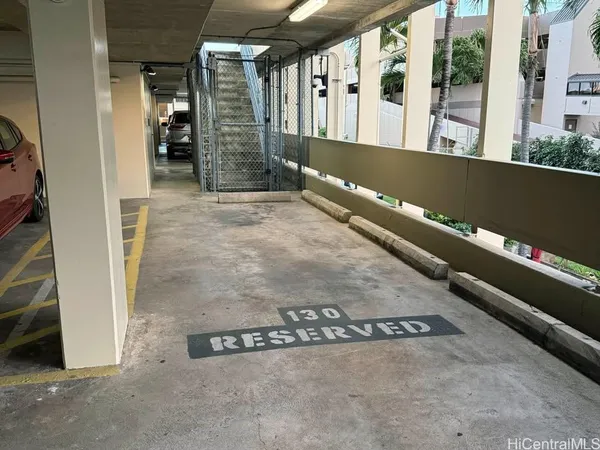 $2,300 | 2525 Date Street, Unit 3305, Honolulu, HI 96826
