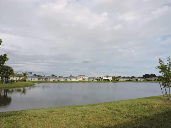 $2,195 | 836 Persimmon Place, Fort Pierce, FL 34981