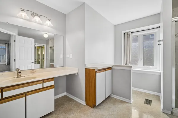 $399,900 | 329 Redwing Drive, Deerfield, IL 60015