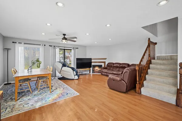 $399,900 | 329 Redwing Drive, Deerfield, IL 60015