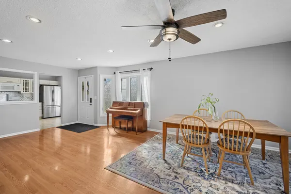 $399,900 | 329 Redwing Drive, Deerfield, IL 60015