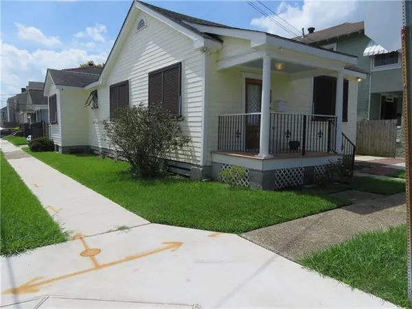 $2,200 | 3702 Loyola Avenue, New Orleans, LA 70115