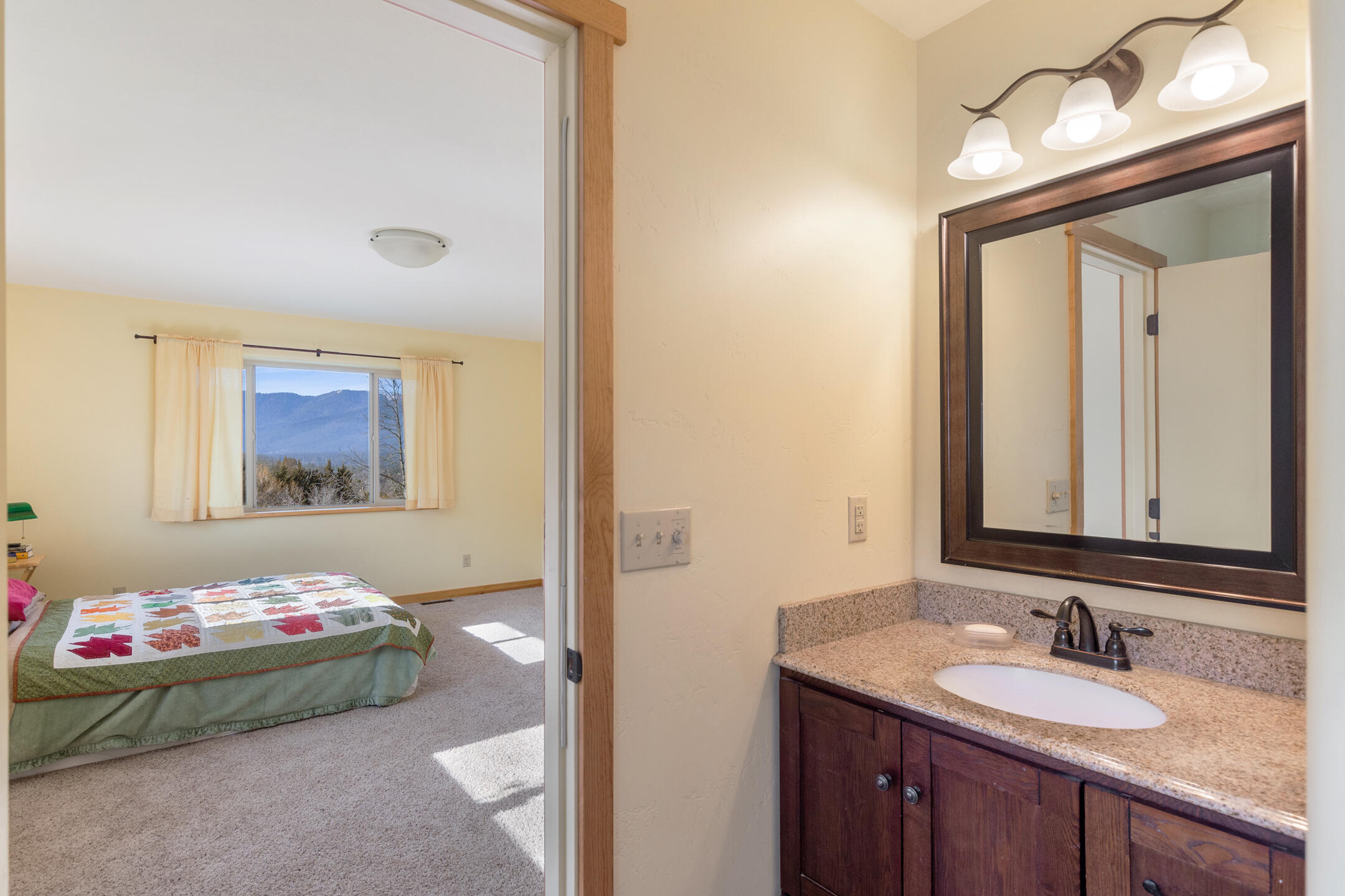 1015 Panther Gulch Road Williams, OR 97544 - Photo 19 of 49 Master bath
