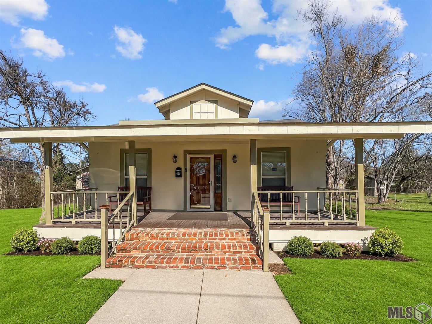 1427 Stilt Street Baton Rouge, LA 70807 - Photo 1 of 13