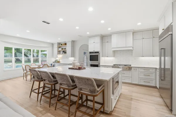$1,879,000 | 7380 Rolling Acres Trail, Fair Oaks Ranch, TX 78015