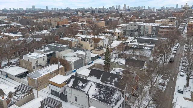 $3,150 | 2046 West Moffat Street, Unit 1, Chicago, IL 60647