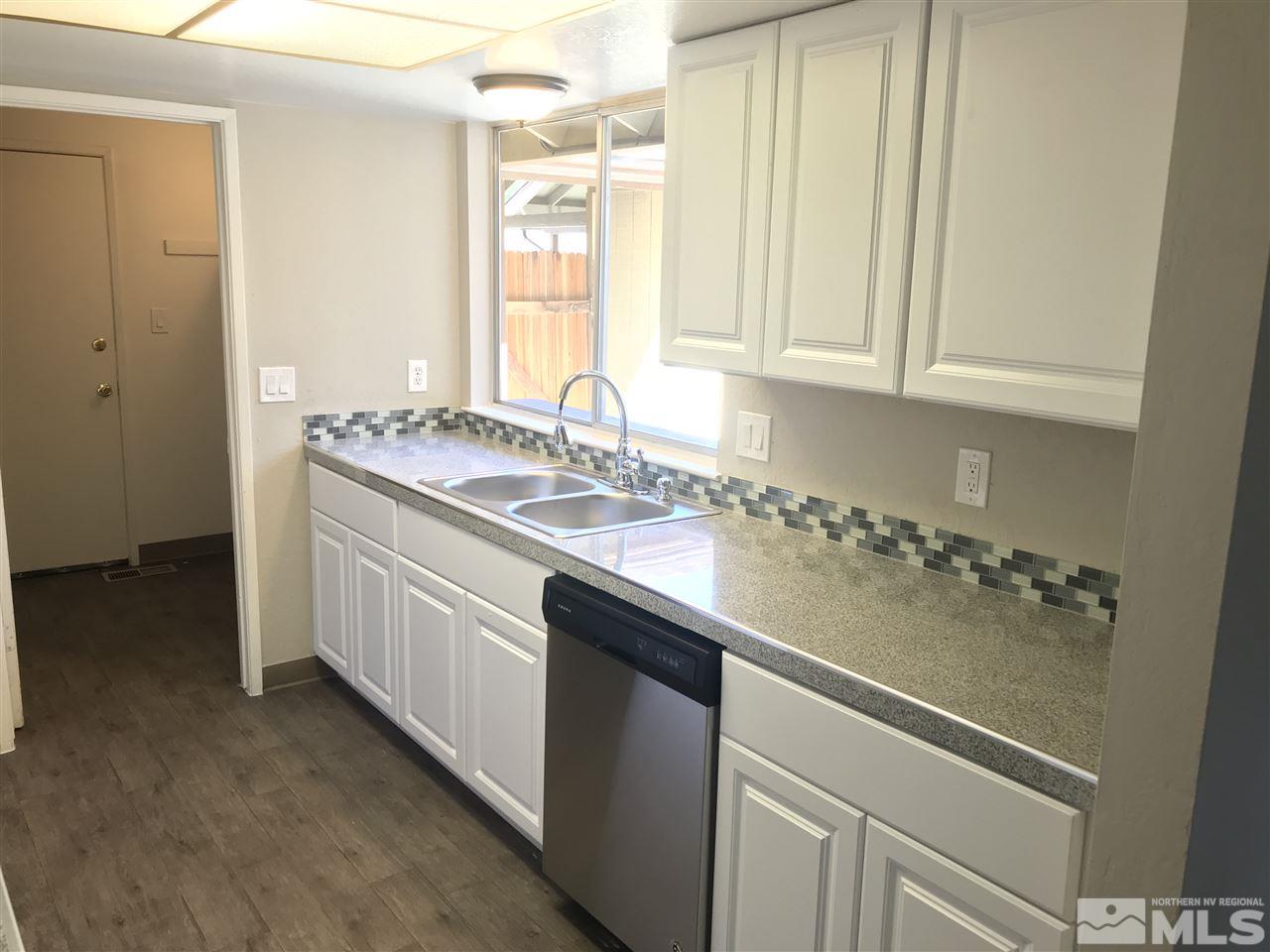 2404 Newcastle Way Reno, NV 89512 - Photo 6 of 17 Photo 6