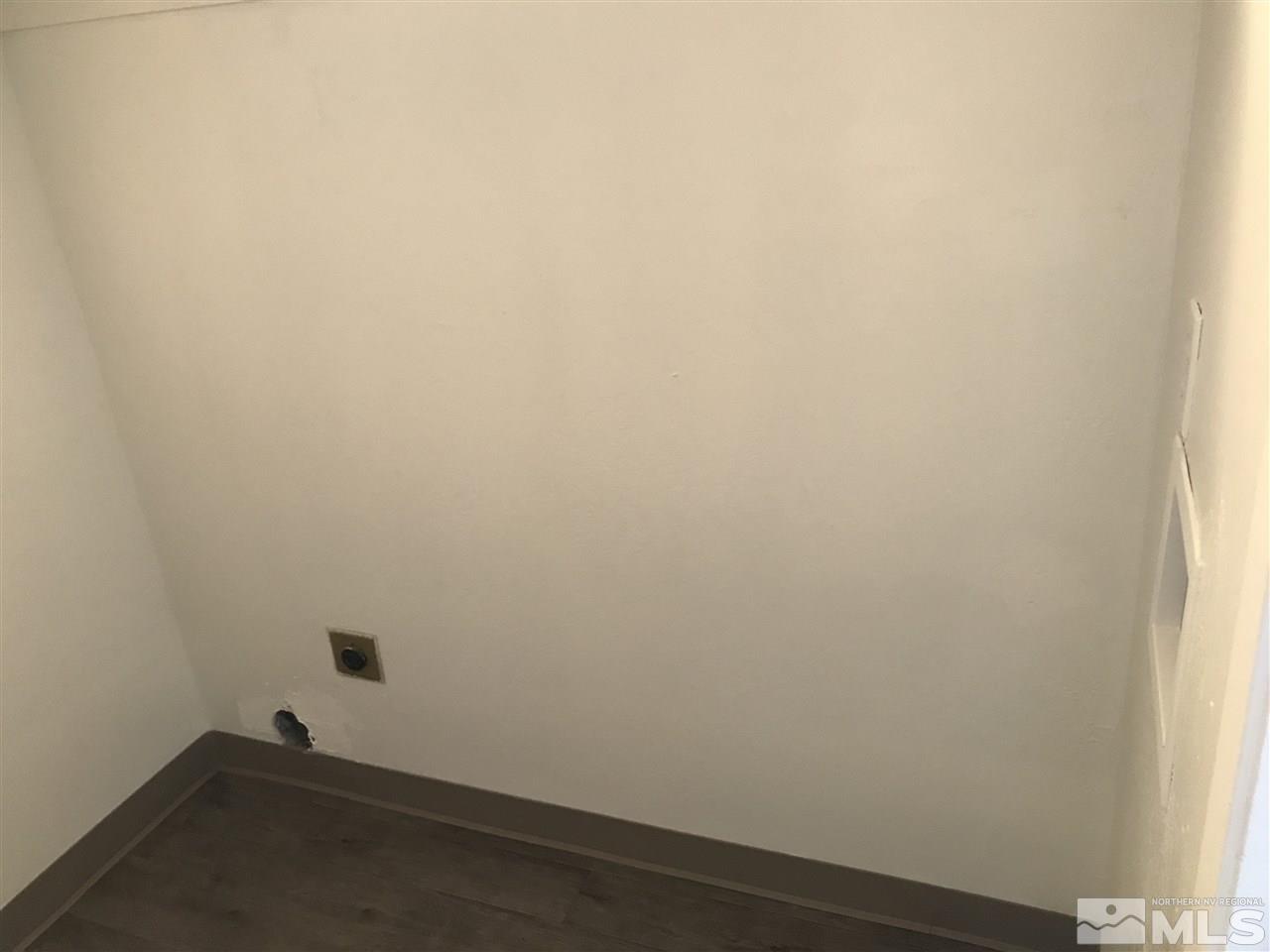 2404 Newcastle Way Reno, NV 89512 - Photo 7 of 17 Photo 7