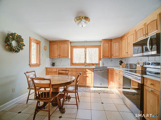 $379,900 | 1253 Dunbar Hill Road, Hamden, CT 06514