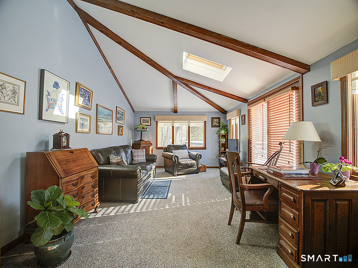 1253 Dunbar Hill Road Hamden, CT 06514 - Photo 17 of 40