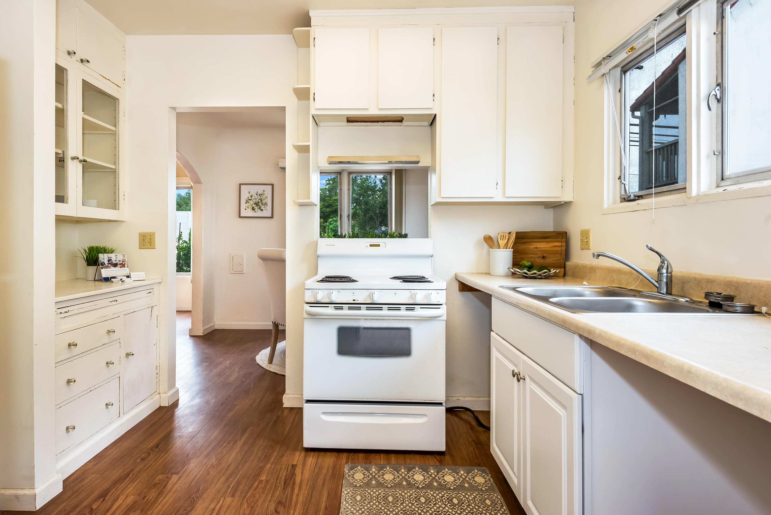 331 Rancheria Street Santa Barbara, CA 93101 - Photo 4 of 16 Kitchen