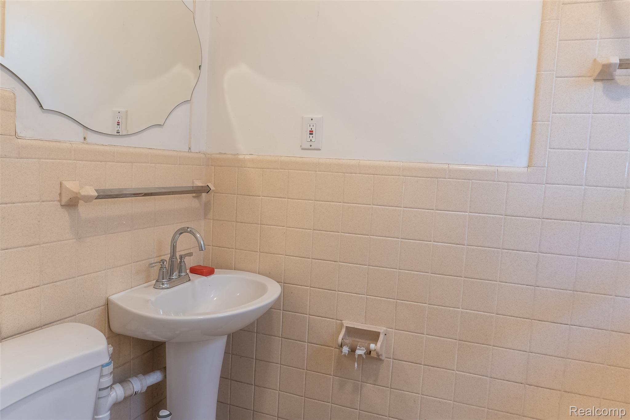 207 Richter Street River Rouge, MI 48218 - Photo 21 of 36 RichterSt_207-13.jpg
