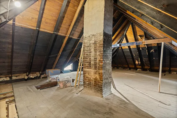 a view of an outdoor space