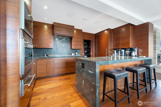 $1,299,000 | 1300 University Street, Unit 11A, Seattle, WA 98101